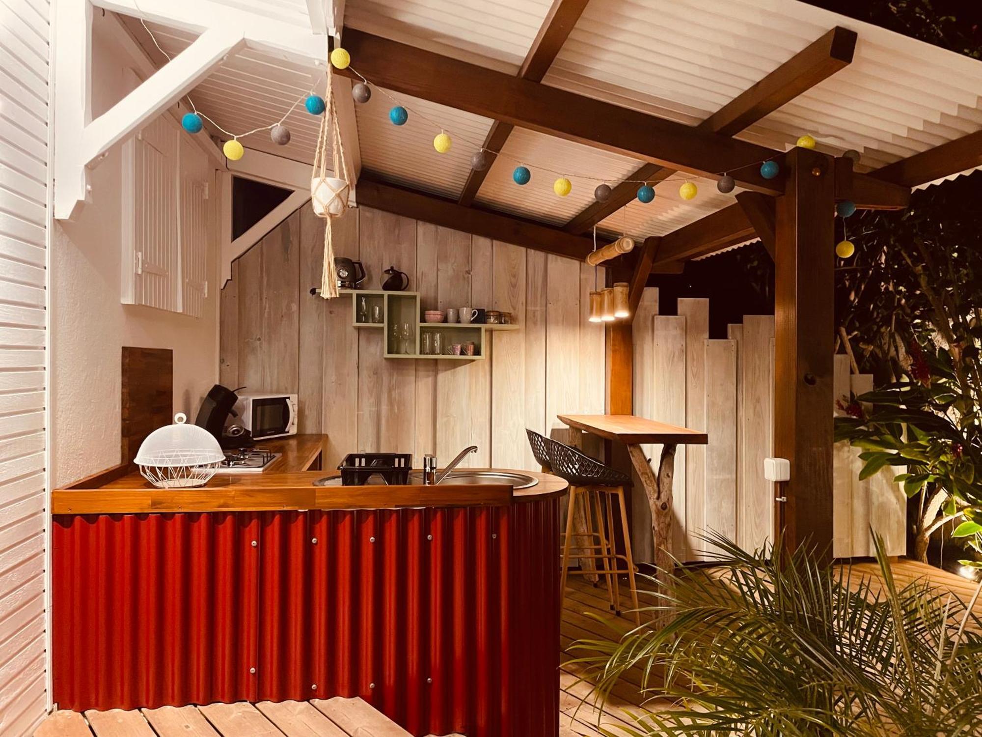 Les Coulirooms - Suite Avec Jacuzzi Et Grande Terrasse 상트 안느 외부 사진