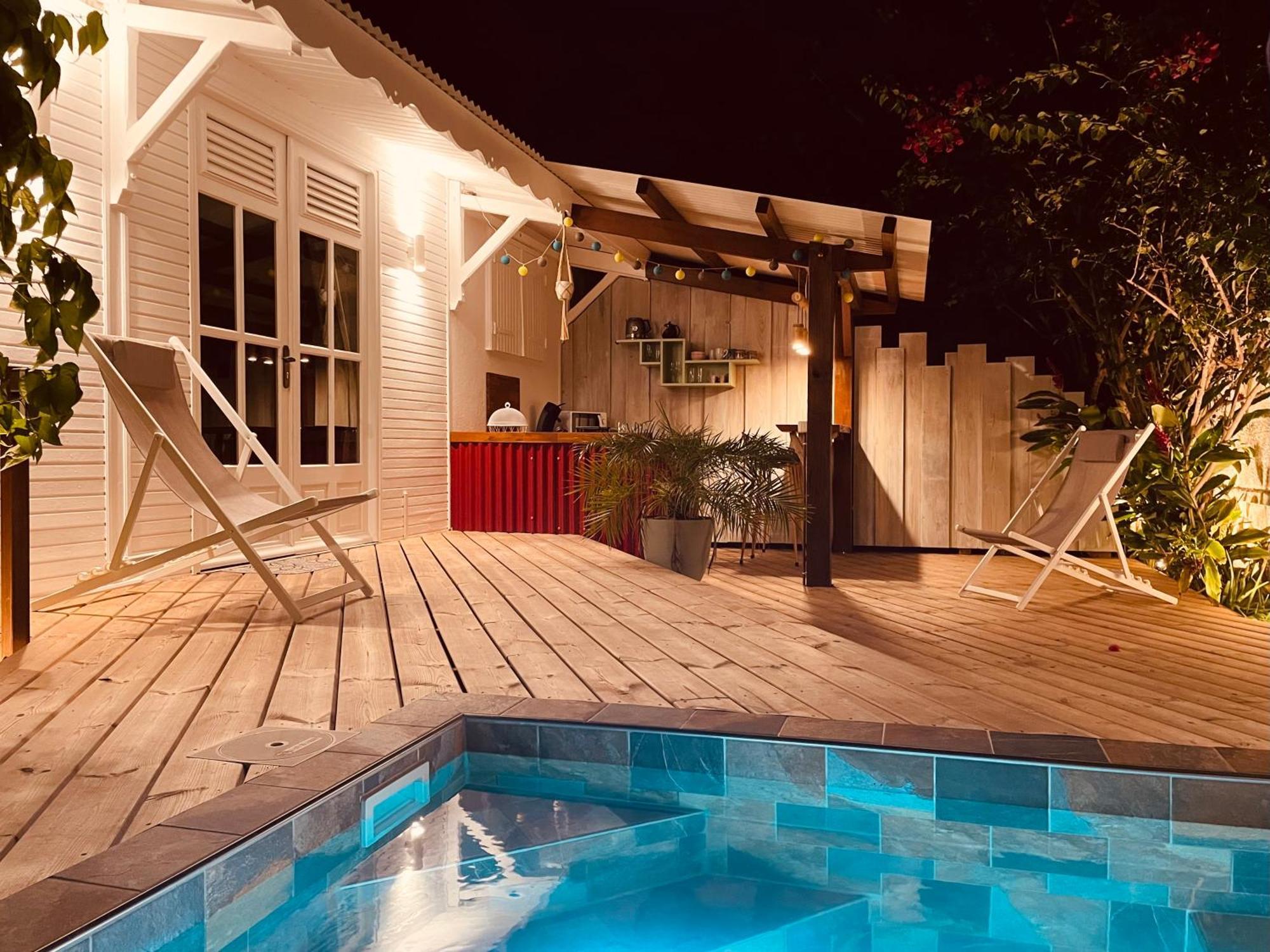 Les Coulirooms - Suite Avec Jacuzzi Et Grande Terrasse 상트 안느 외부 사진