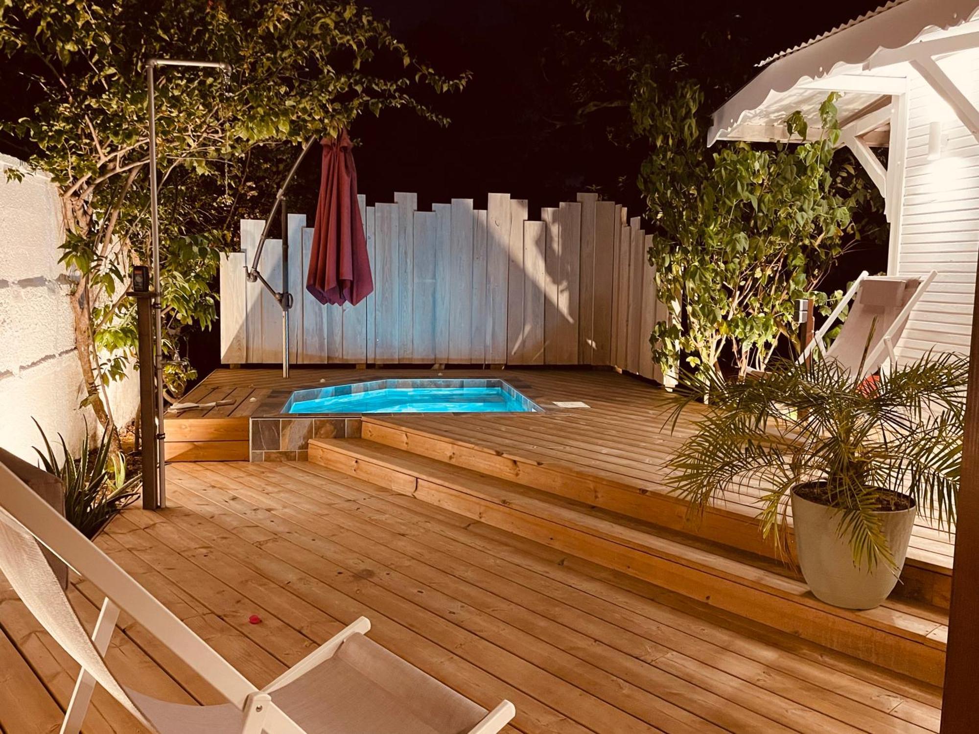 Les Coulirooms - Suite Avec Jacuzzi Et Grande Terrasse 상트 안느 외부 사진