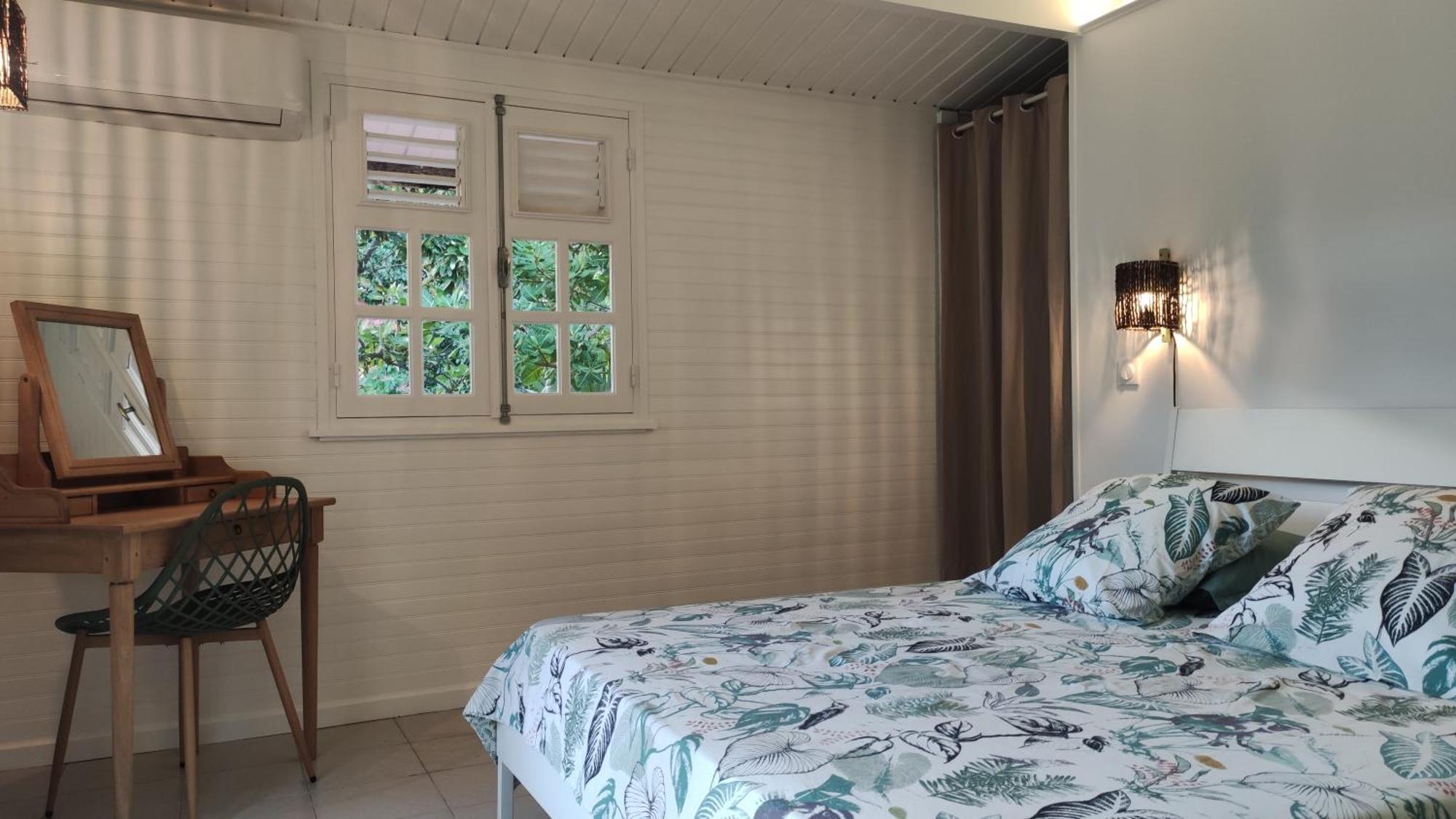 Les Coulirooms - Suite Avec Jacuzzi Et Grande Terrasse 상트 안느 외부 사진